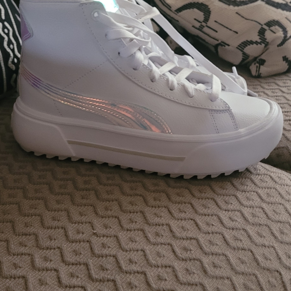NWOT PUMA HIGH TOPS